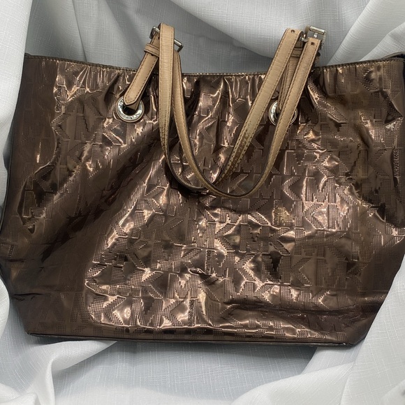 Michael Kors purse - Picture 2 of 4